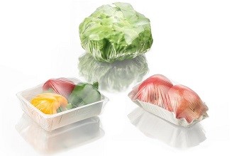 Compostable transparent film for the food and industrial packaging